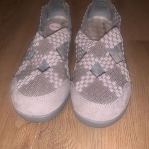 Skechers Relaxed Fit Memory Foam